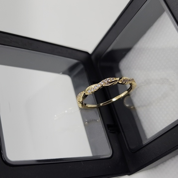 18K Yellow Gold Plated 925 Sterling Silver Ring - Picture 5 of 8